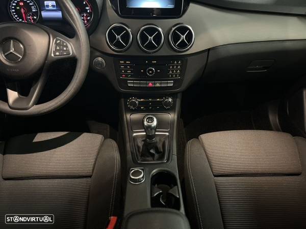 Mercedes-Benz B 180 d Style - 10