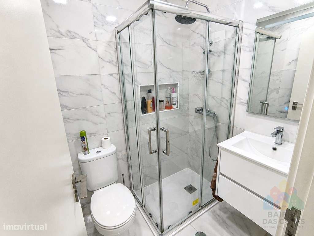 Apartamento T4 renovado em excelente localização em Tomar-6