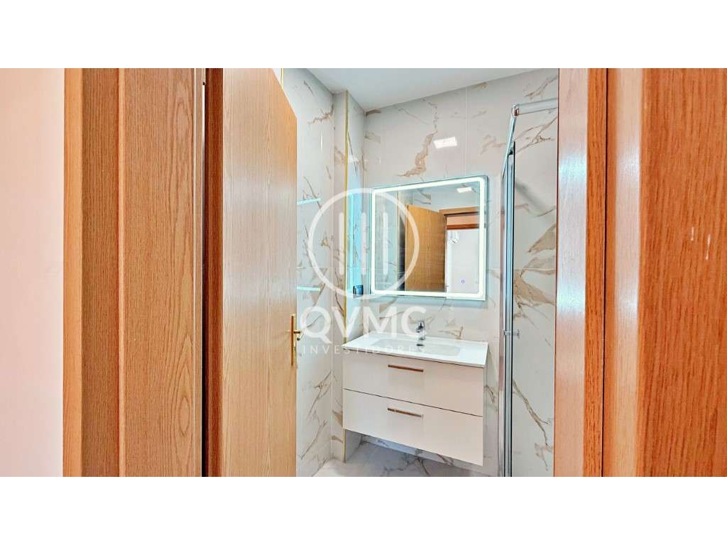 Apartamento T3 renovado em Carnaxide - Oeiras-12