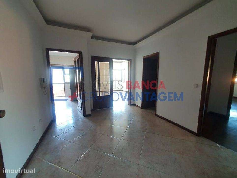 APARTAMENTO T3 C/VARANDA - RIO TINTO, GONDOMAR - Grande imagem: 4/13