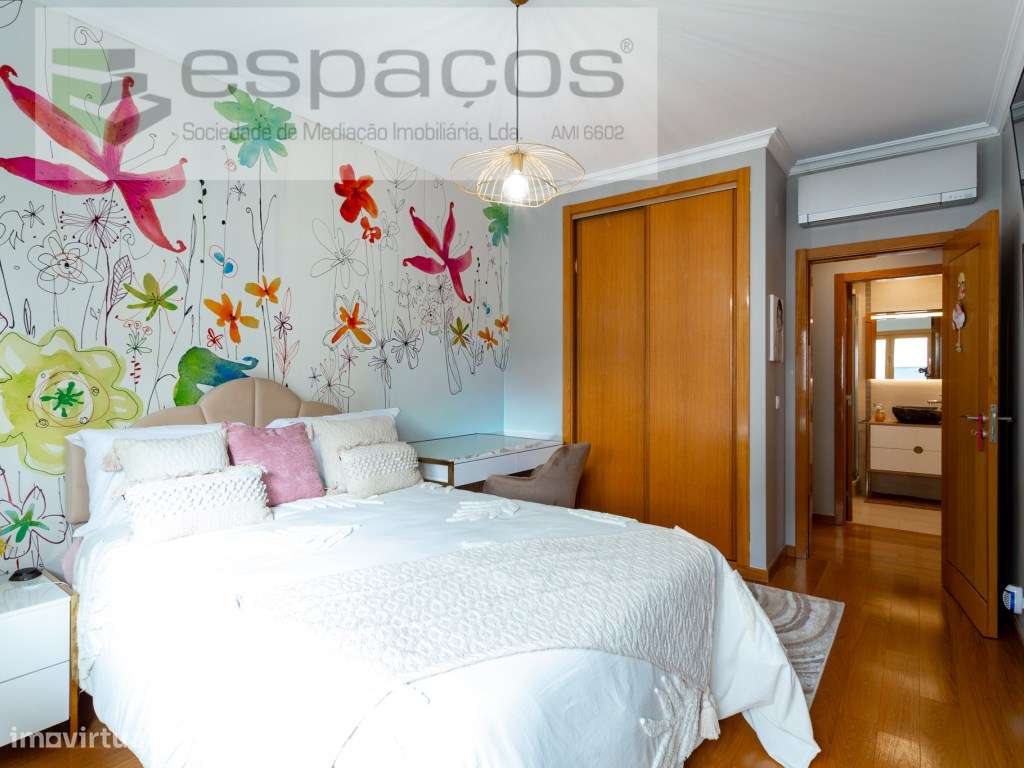 T3 Espaçoso na Parreirinha com Parqueamento e Vista Rio-19