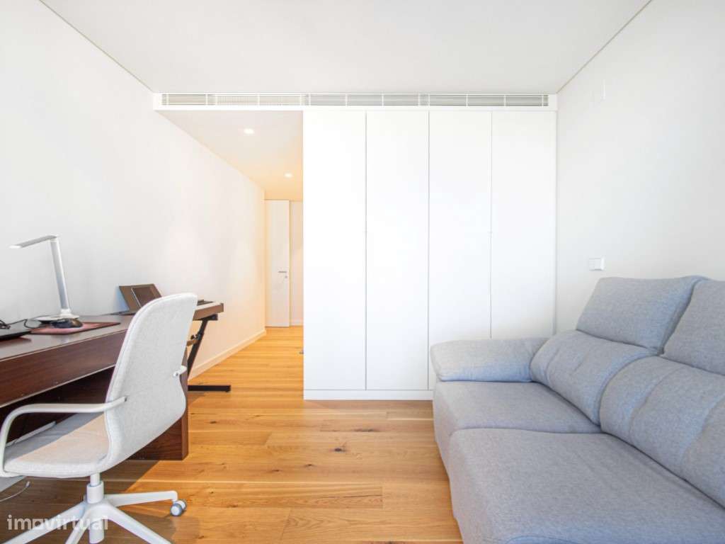 Apartamento T2 com varanda, estacionamento no Condomínio Infinity-15