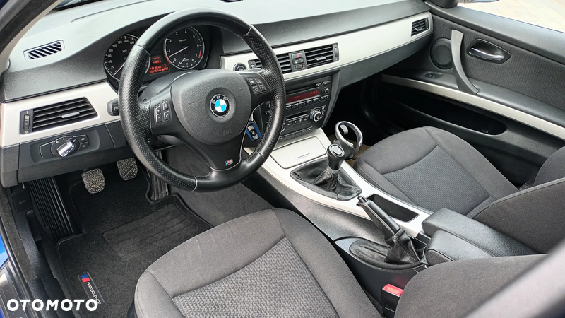 BMW Seria 3 318i Touring Edition Sport - 23