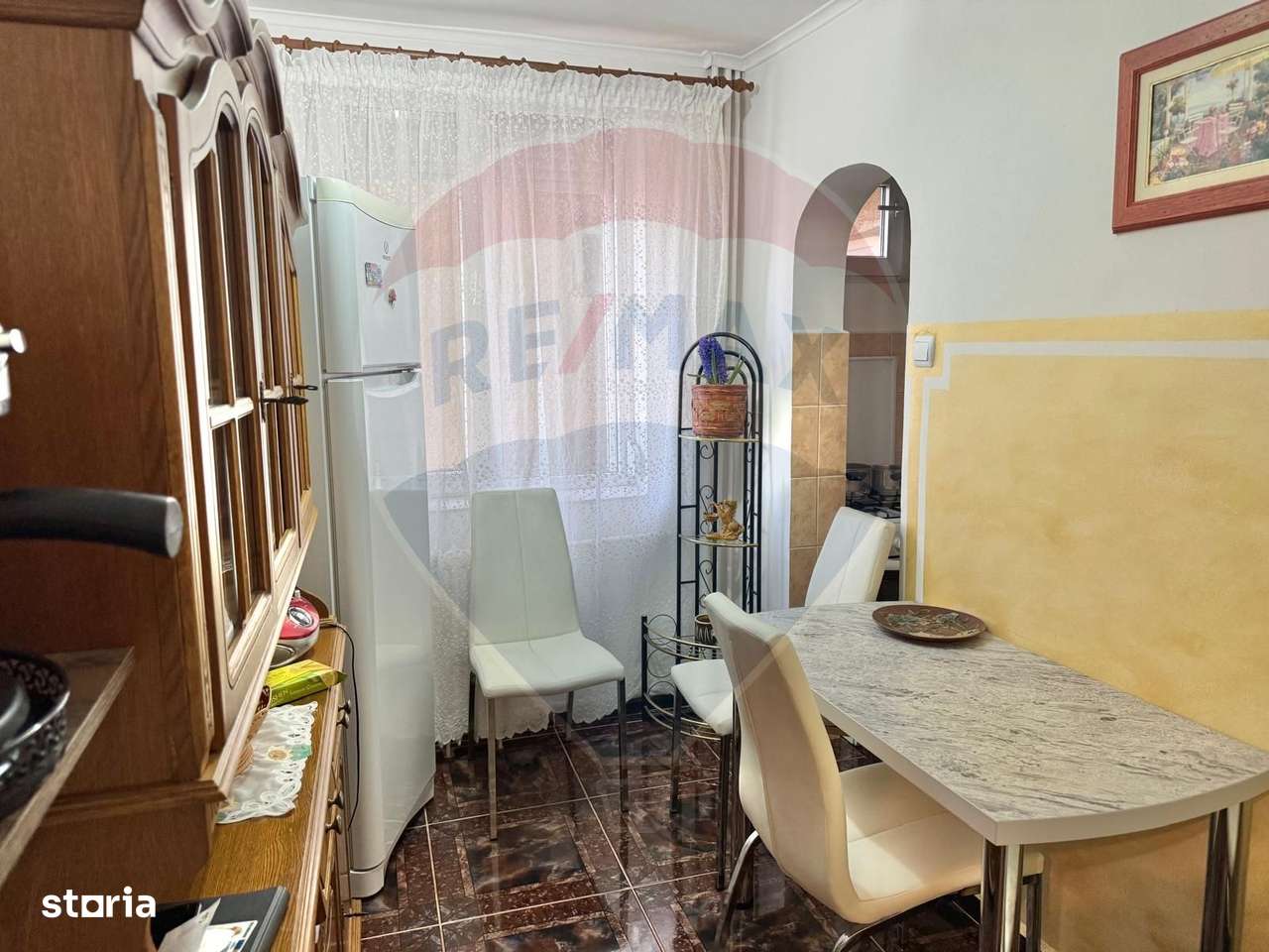 De vânzare apartament cu 2 camere, zona Decebal, str. Sovata-4