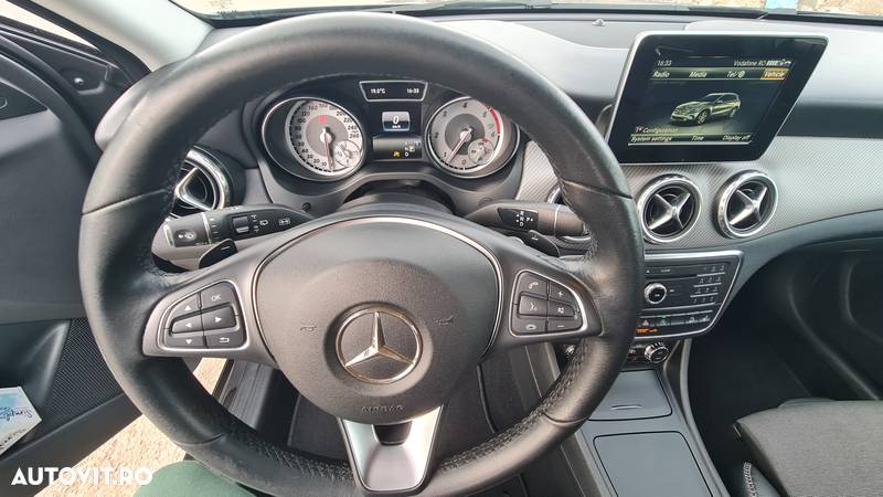 Mercedes-Benz GLA - 6
