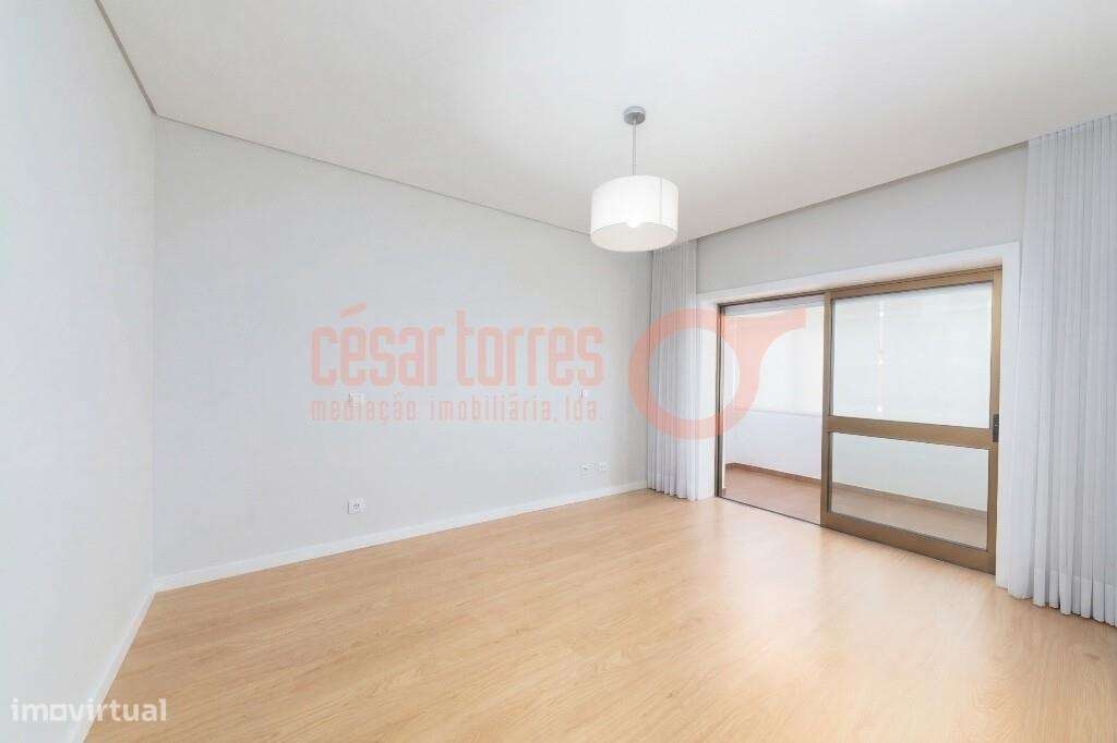 Apartamento T3 Miramar-16