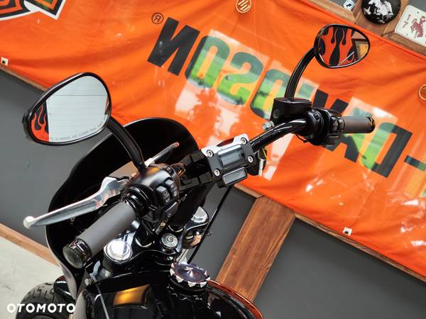 Harley-Davidson Softail Street Bob - 26
