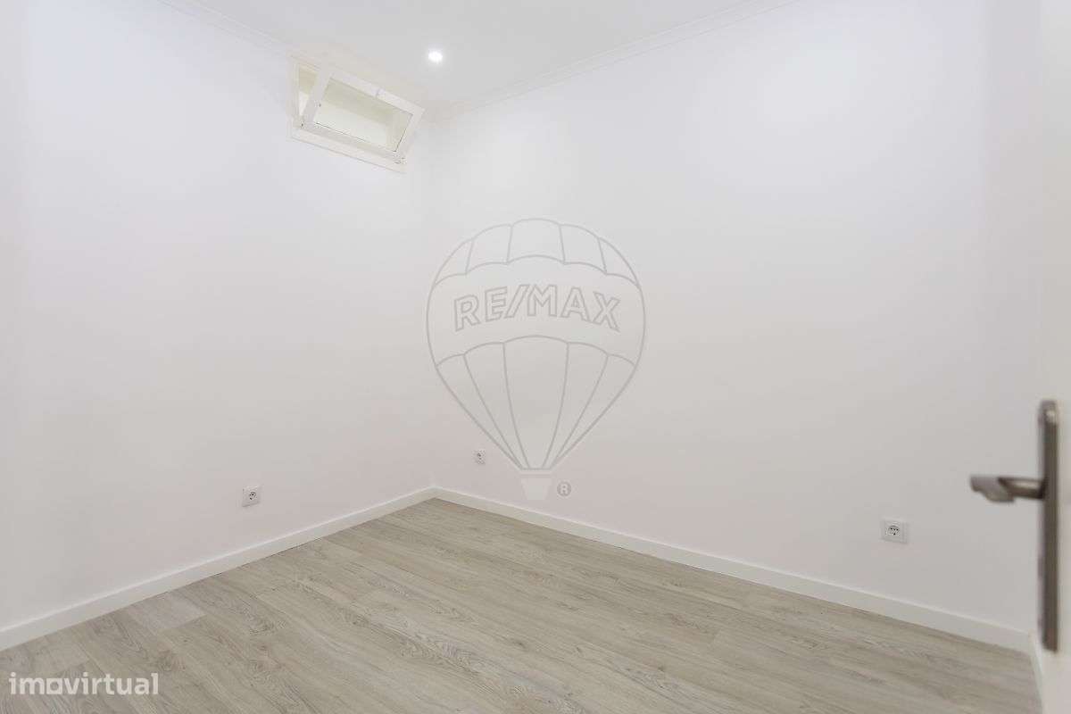 Apartamento T2 à venda em Lisboa-12