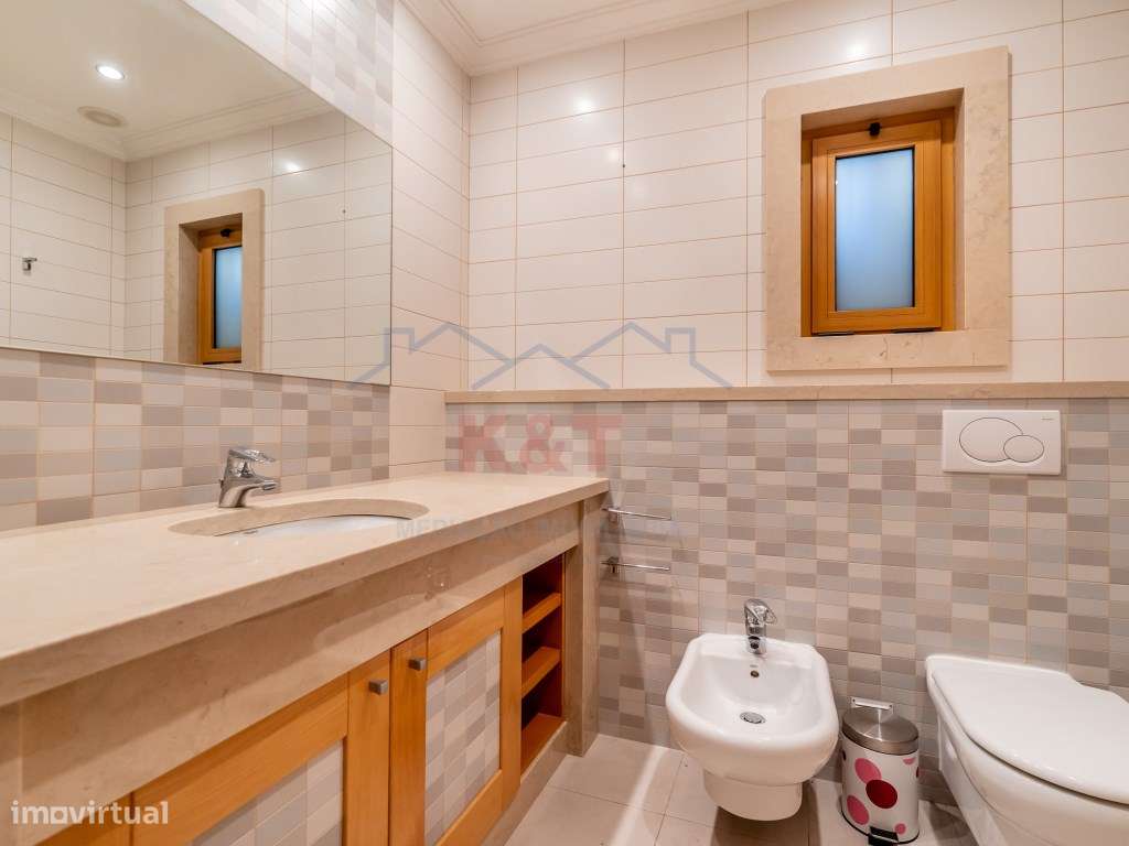 Moradia T5 de Luxo + Apartamento T3 - Lagoa-33