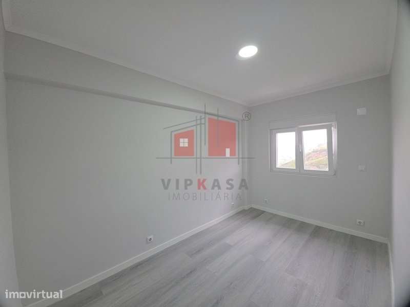 Apartamento T3 Totalmente Remodelado no Laranjeiro-5