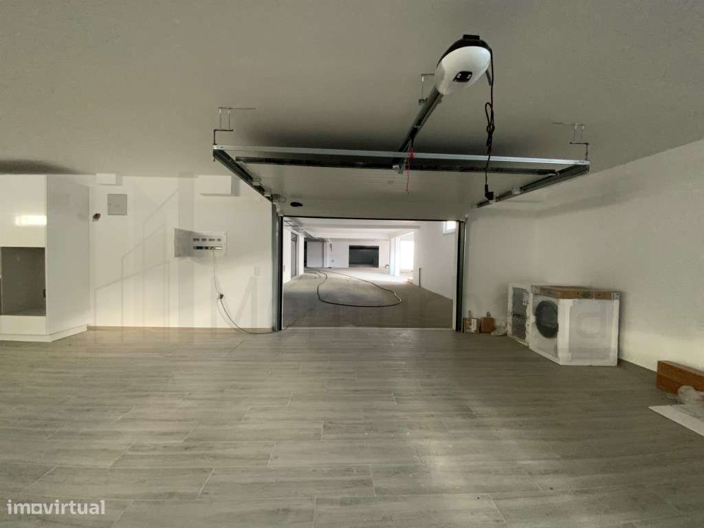 MORADIA T4 EM CONDOMÍNIO COM PISCINA - SÃO PEDRO DO ESTORIL - ESTORIL-42