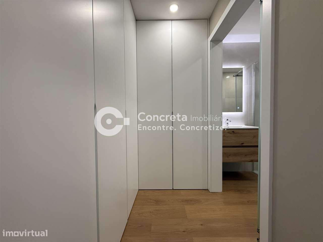 Apartamento T2 remodelado com garagem em Arcozelo, Barcelos-20