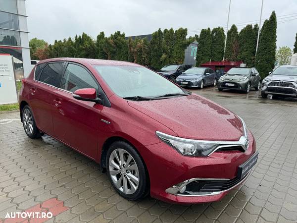 Toyota Auris 1.8 L VVT-i Hybrid Sol - 2