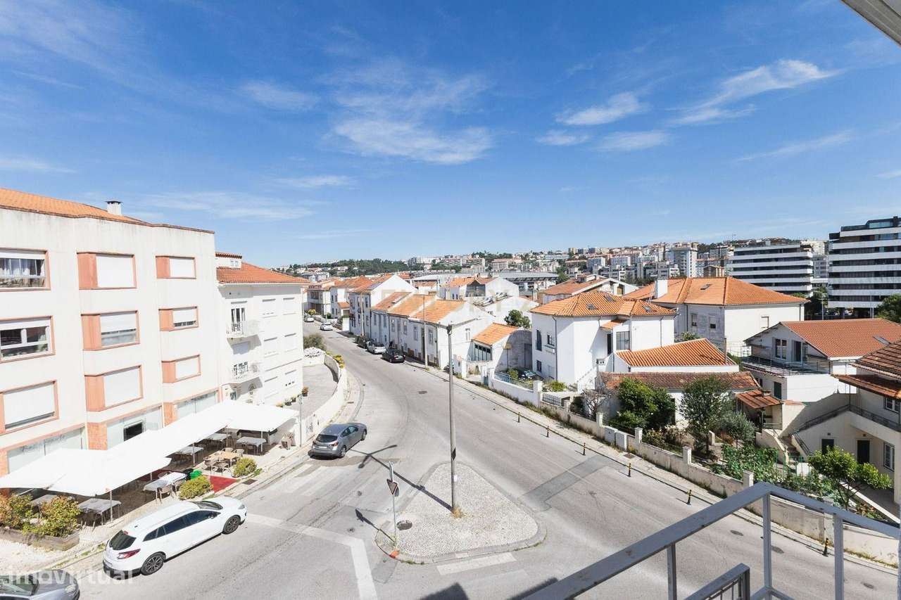 T2 com Sótão no Bairro Norton de Matos-17