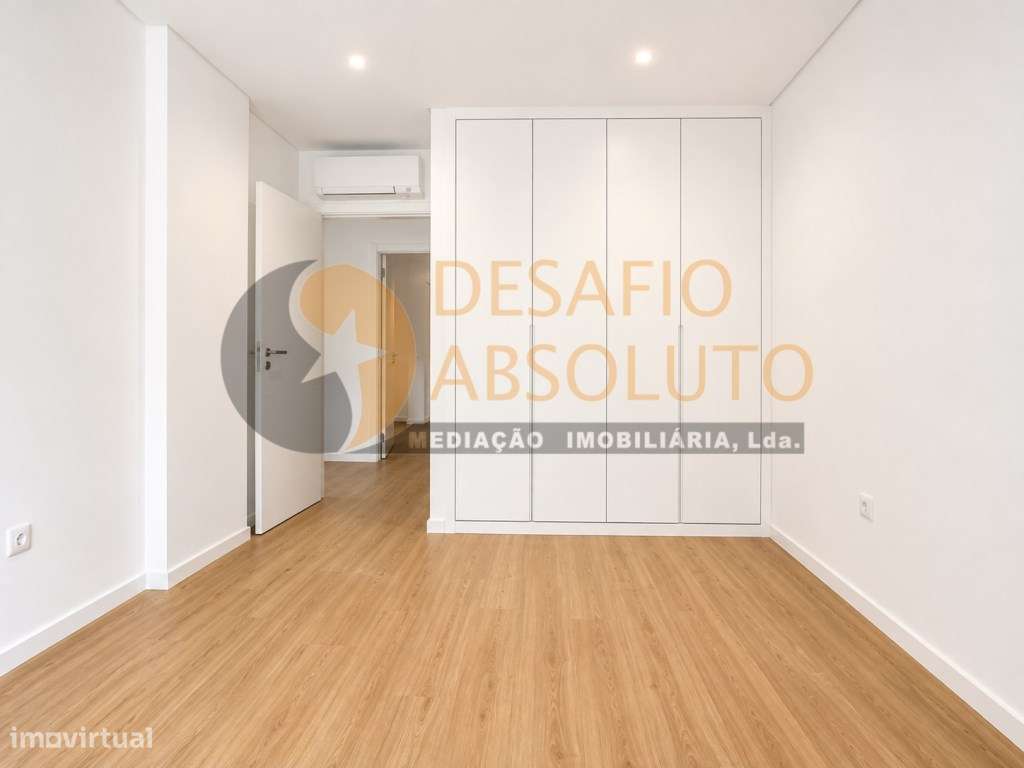 Apartamento T3+2 Duplex c/ Parqueamento. Montijo-6