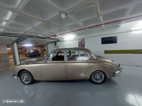 Jaguar MK II - 1