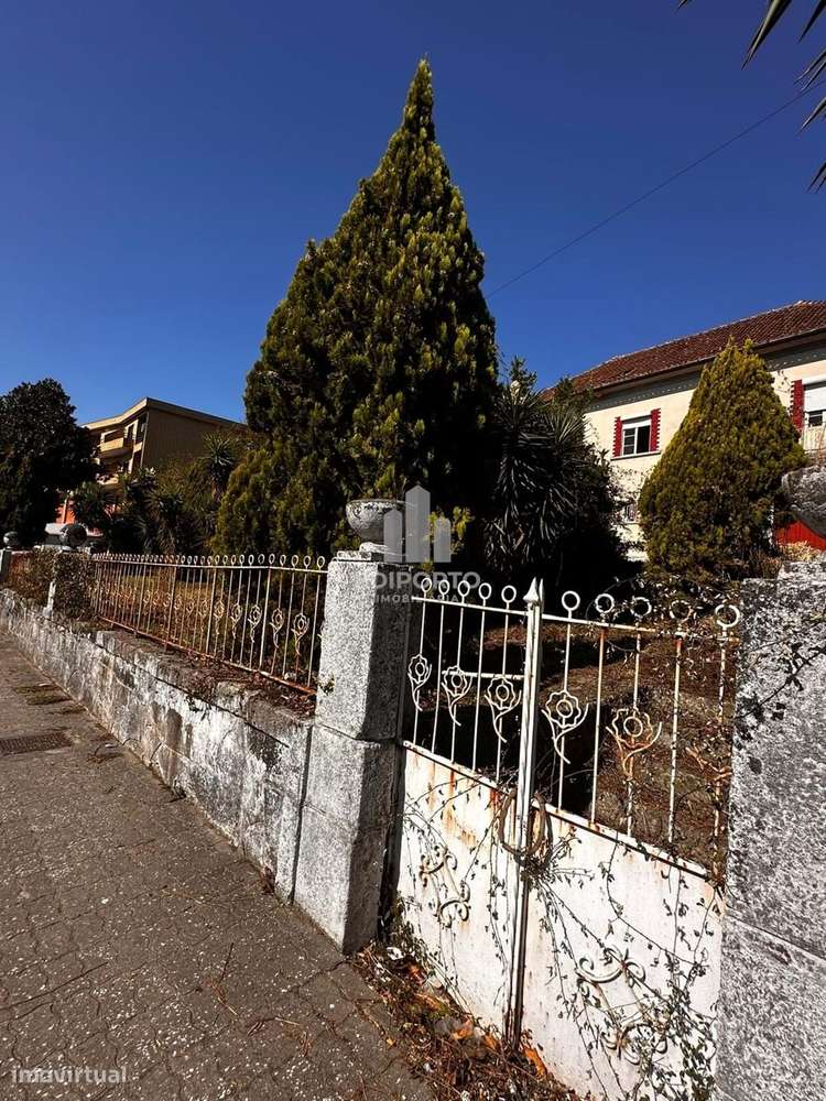 Moradia e Terreno com 3.000 m² em Lordelo- Paredes-33
