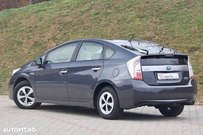 Toyota Prius Plug-in (Hybrid) Comfort - 4