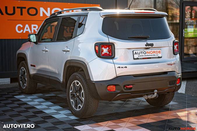 Jeep Renegade 1.3 Turbo 4x4 AT9 Limited - 35