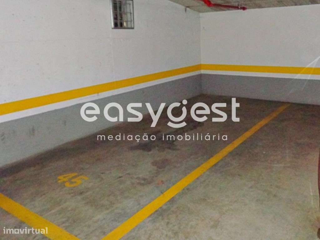 Parqueamento em Telheiras - Grande imagem: 2/7