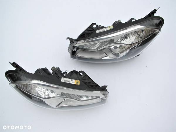 NISSAN QASHQAI 2010 - 2014 reflektor XENON L+R OE - 3