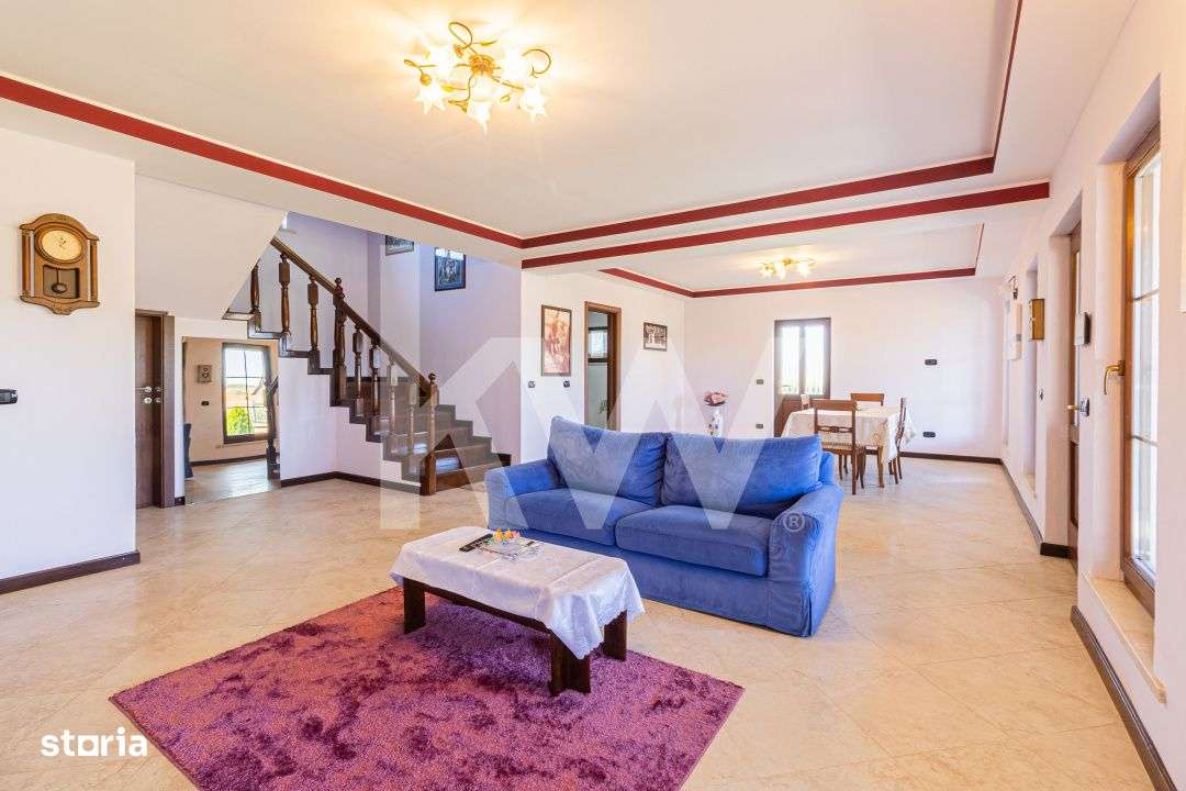 Casa deosebita in Fagaras – ultrafinisata, spatioasa si eleganta - Imagine principală: 3/16