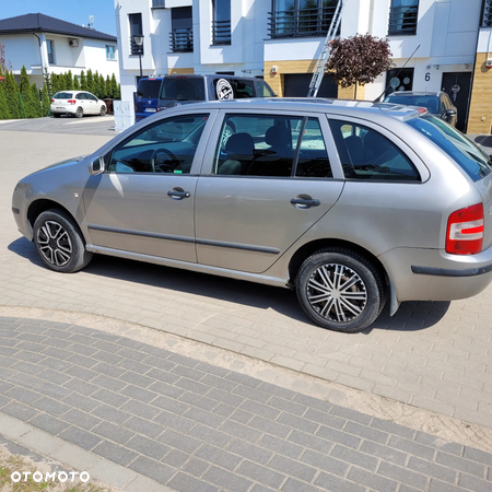 Skoda Fabia 1.4 16V Active - 2