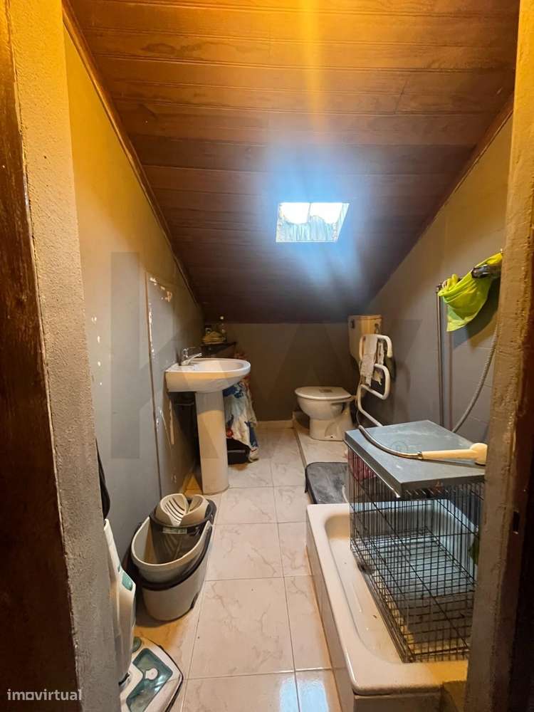Moradia Tri-Familiar em Duplex T6 com garagem Box , terraço, varanda-22