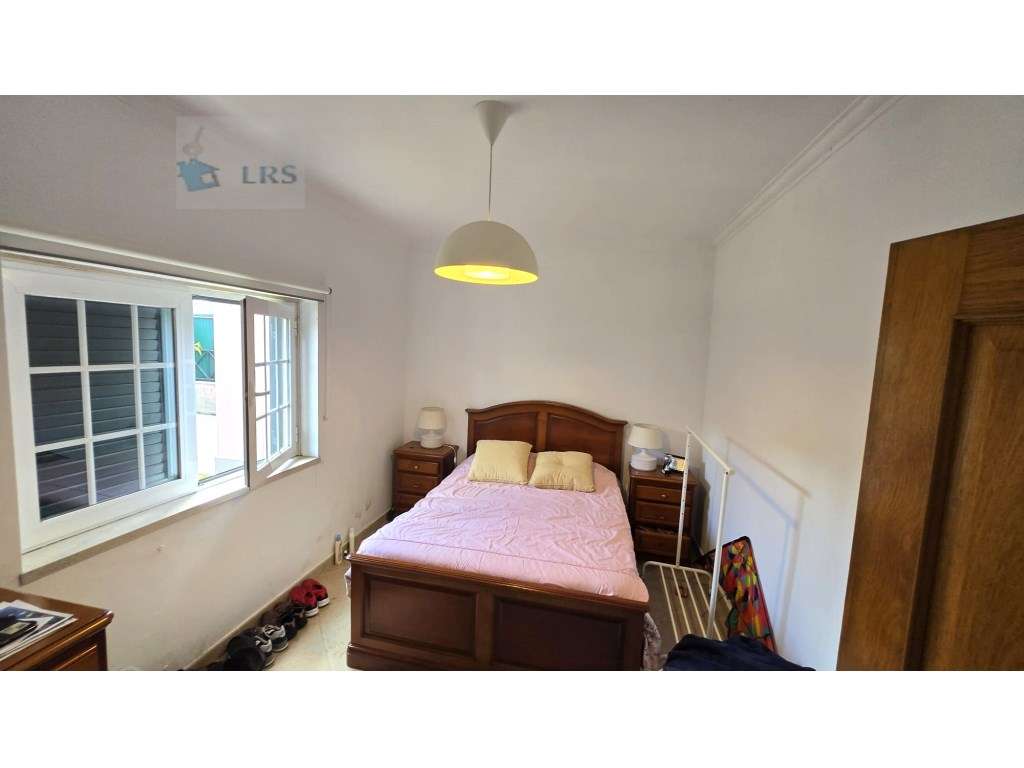 Moradia em Alcoitão - Excelente Oportunidade

Situada numa zona r...-35