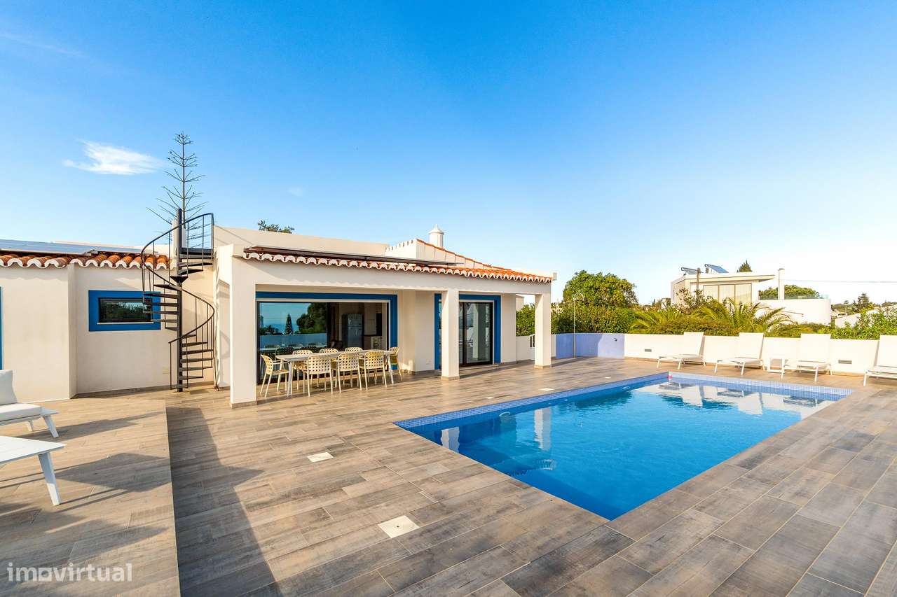 Deslumbrante moradia com piscina, terraço e vista mar-36