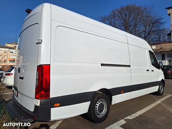 Mercedes-Benz Sprinter - 10