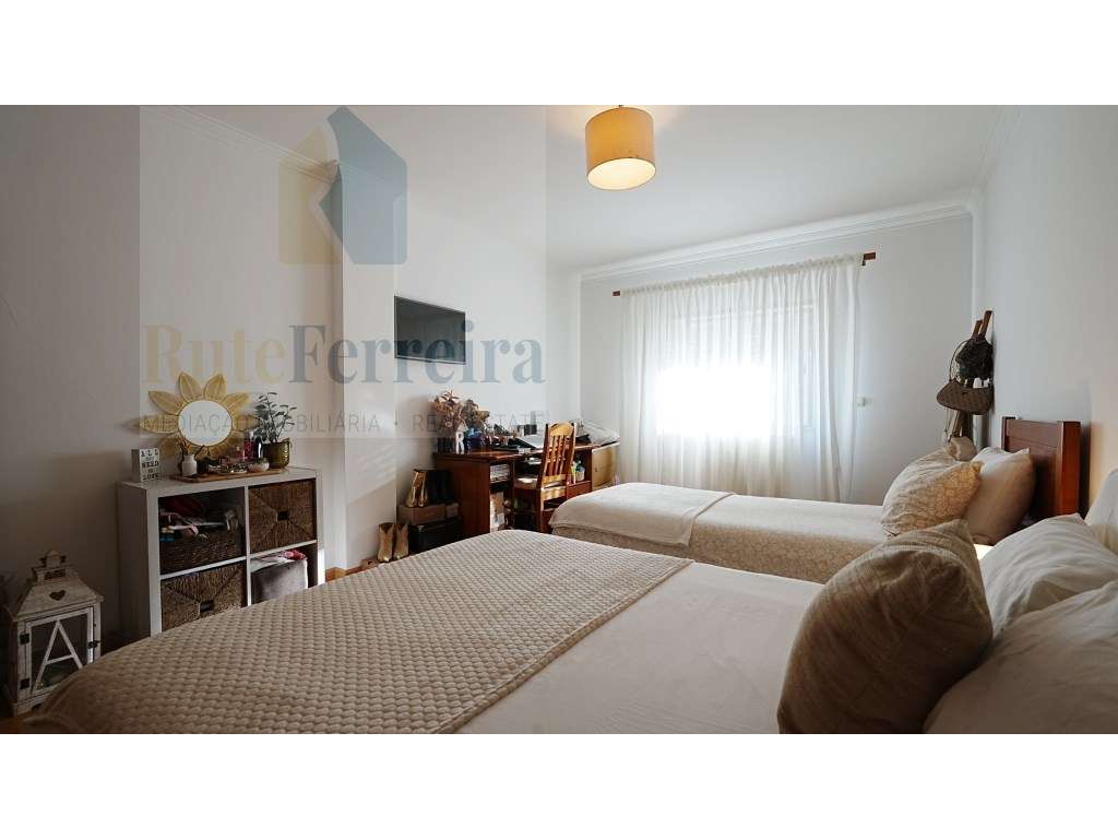 Já viu a área deste apartamento T3 com terraço- Mafra !!-14