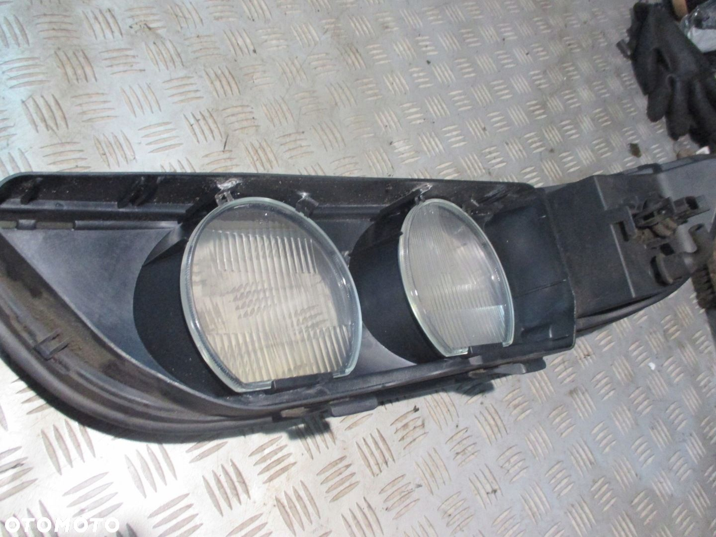 KLOSZ LAMPY LEWY PRZEDNI PRZÓD REFLEKTORA BMW 5 E39 - 3