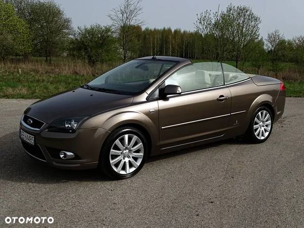 Ford Focus Coupe-Cabriolet 2.0 16V Titanium - 16