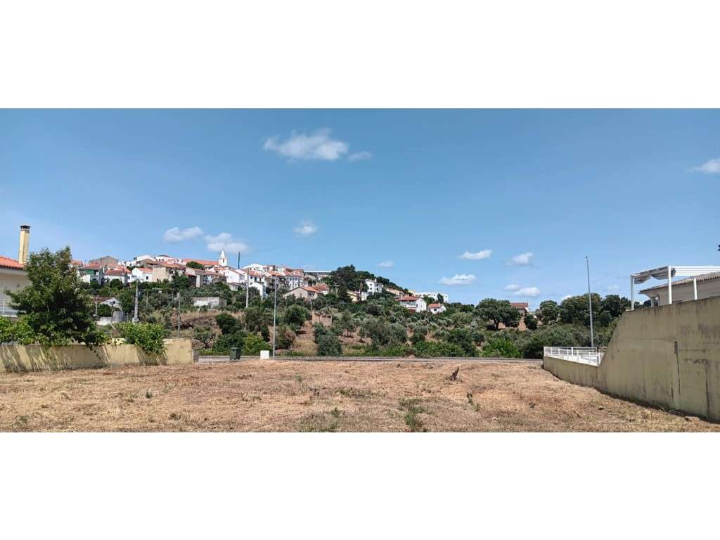 Lote de terreno urbano, destinado à construção de Moradia com uma á...-11
