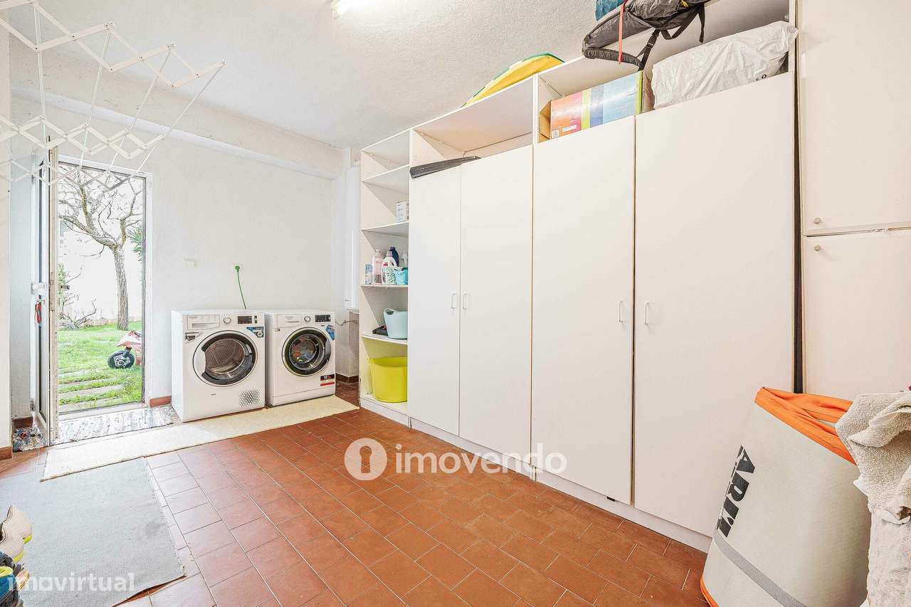 Moradia T5+2 com garagem, em condomínio com piscina, em Murches-45