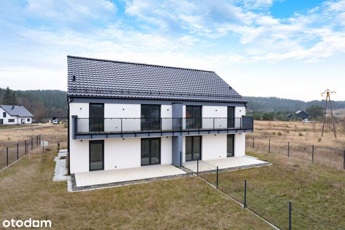 Nowoczesny bliźniak z balkonem i tarasem-9