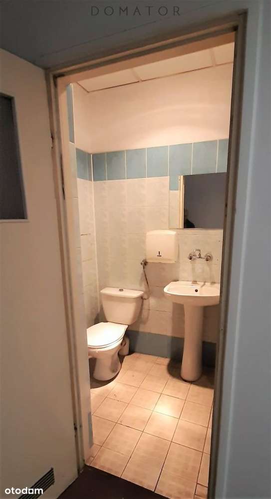 Biurowiec z parkingiem pod inwestycję-11