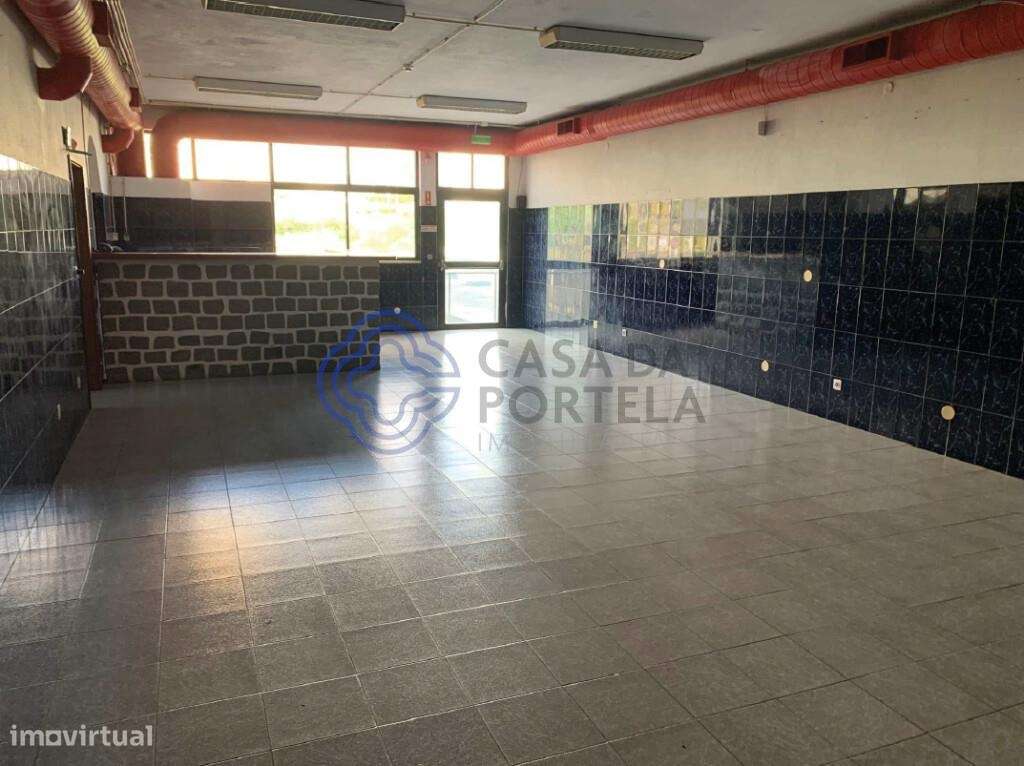 Venda de 2 Lojas/Comércio - Porto - Grande imagem: 3/16