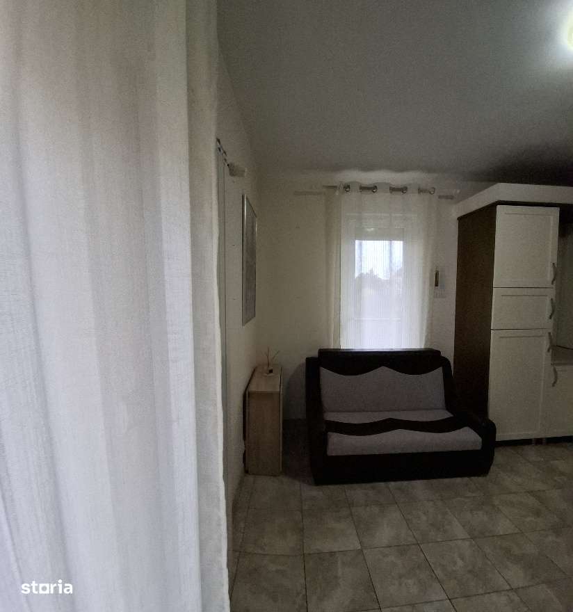 Oferim Apartament cu2 camere , balcon, lift și securitate sporită - Imagine principală: 5/10
