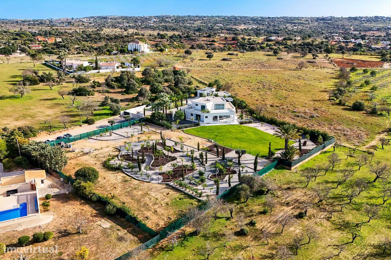 Quinta Moderna de Luxo com 4+1 Suítes, Anexo Independente e Jardim-52