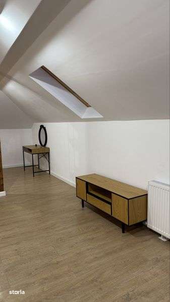 Locuinta spatioasa 70 mp dispusa pe doua nivele cu mansarda in centru - Imagine principală: 5/8