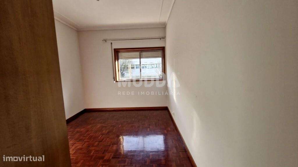 T4 com garagem | Habitação Própria ou Investimento  | Localização exce-8