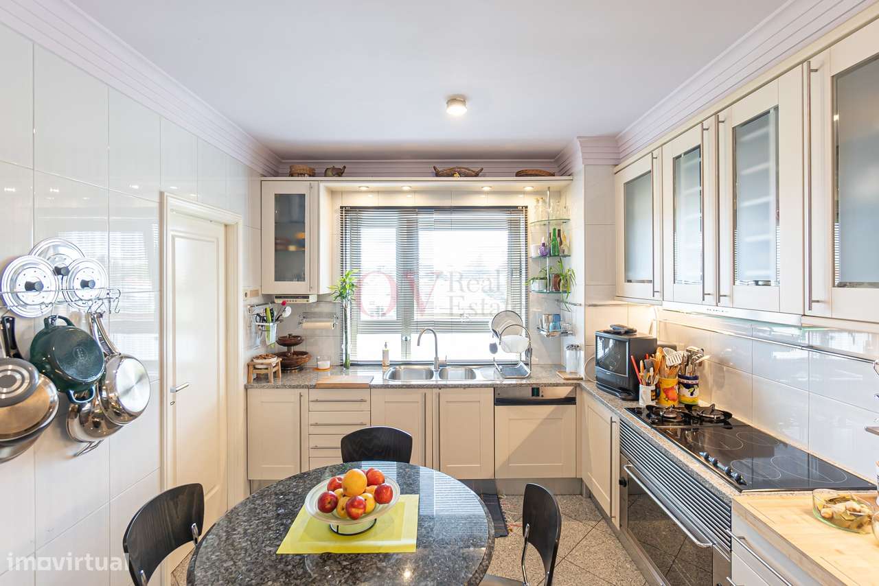 Para venda, apartamento T5 Rua Domingos Sequeira Porto, com varandas,-8