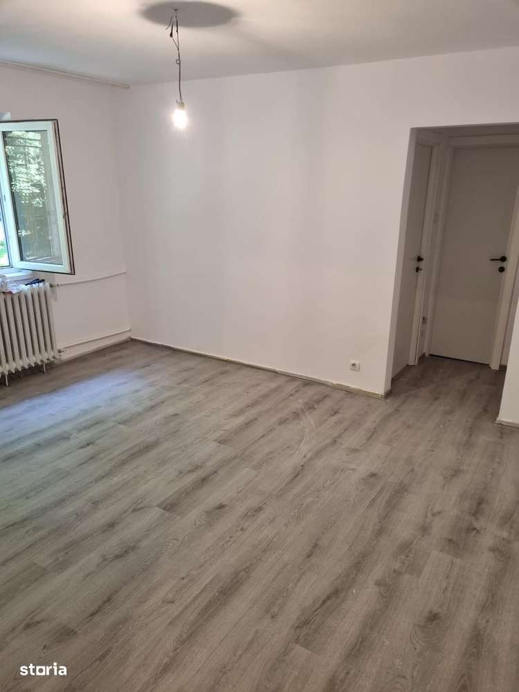 Apartament 2 camere Giurgiului Resita renovat.-0
