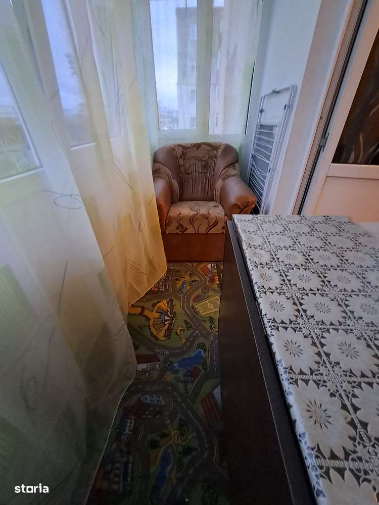 Vând apartament cu 2 camere ,etaj 2,zona centru,mobilat-6