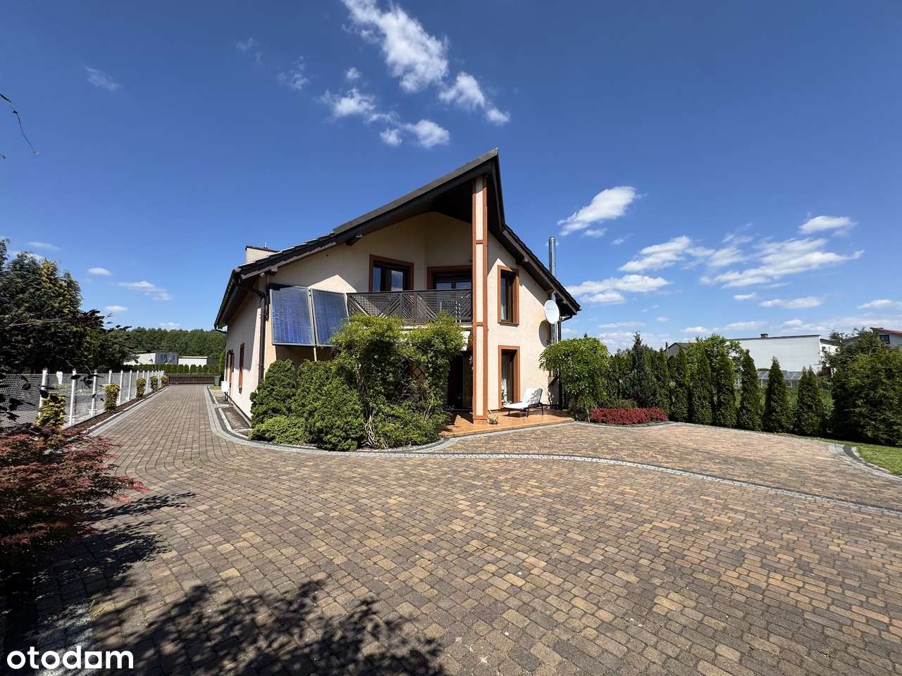 Wejdź i zamieszkaj. Uff... Jestem u siebie.-0