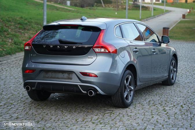 Volvo V40 2.0 D2 R-Design Momentum - 4