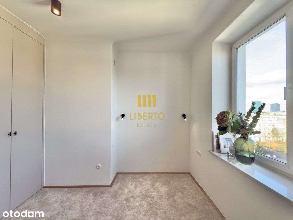 Zabytkowa kamienica - dwa balkony, widok, Ac-10