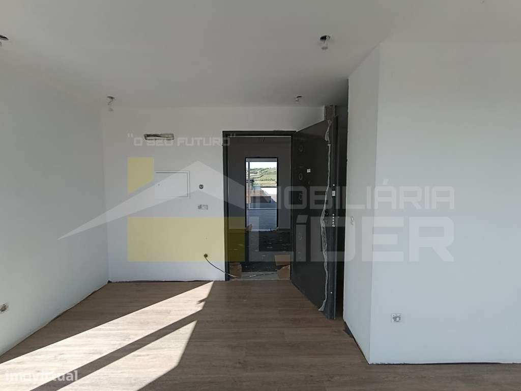 T4 penthouse duplex na Lourinha-37